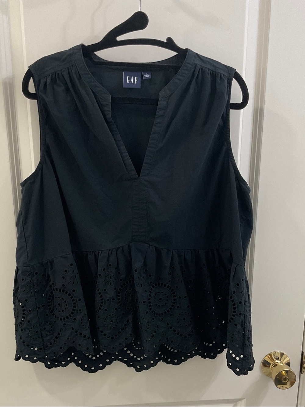 GAP Black Eyelet Peplum Sleeveless Camisole